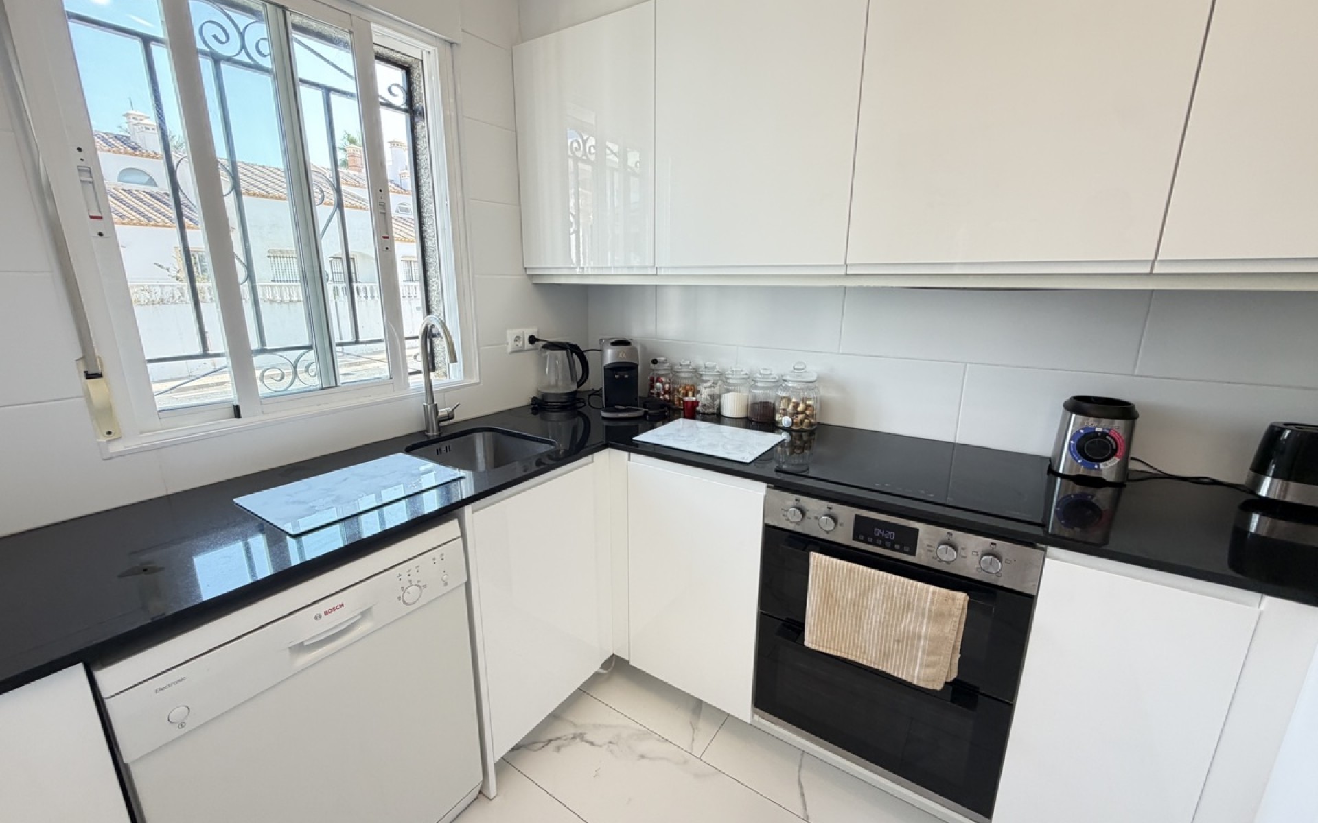 Resale - Villa - Villamartin