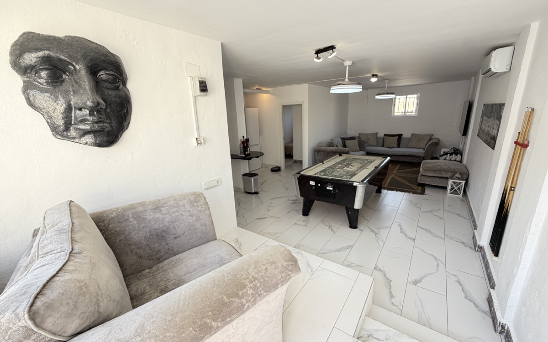 Resale - Villa - Villamartin