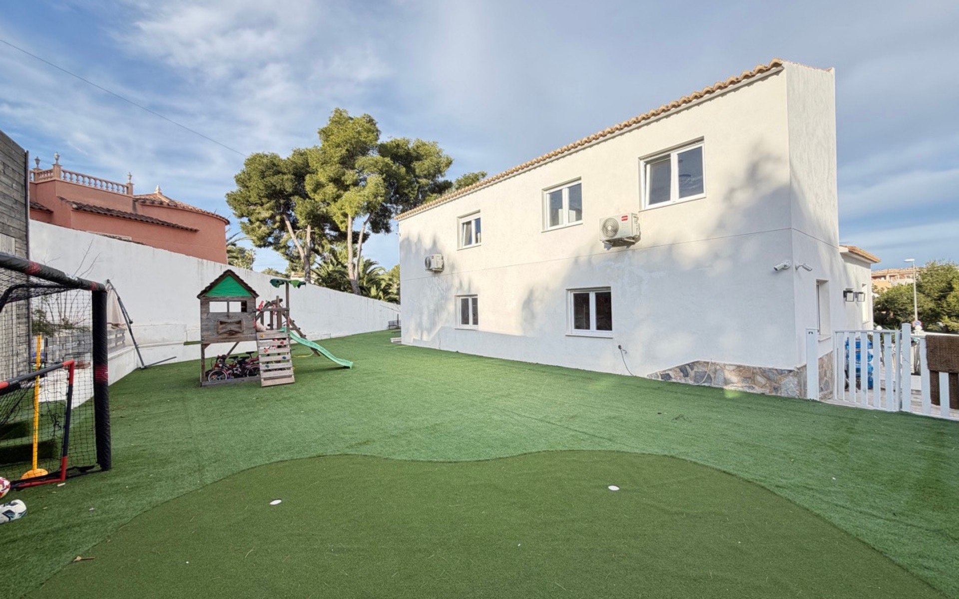 Resale - Villa - Villamartin