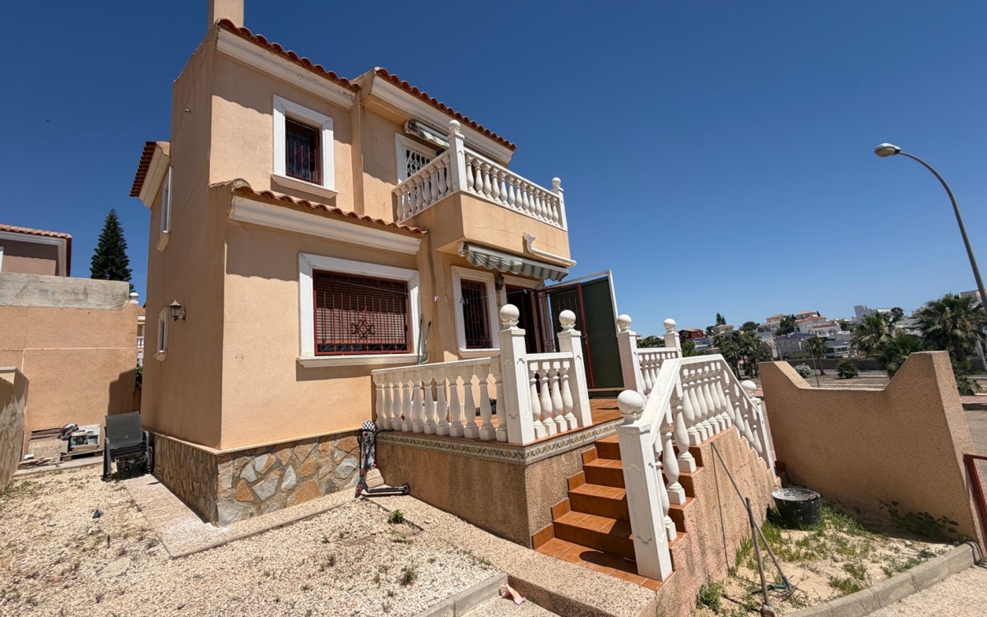 Resale - Villa - Villamartin