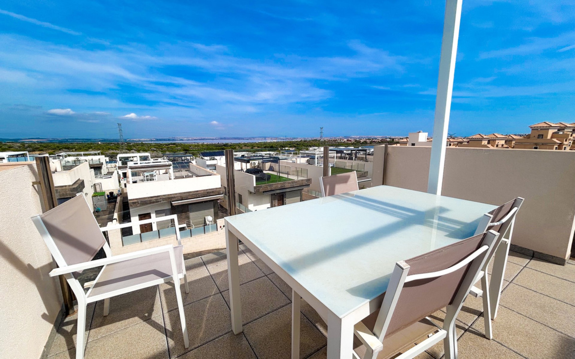 Resale - Villa - Villamartin