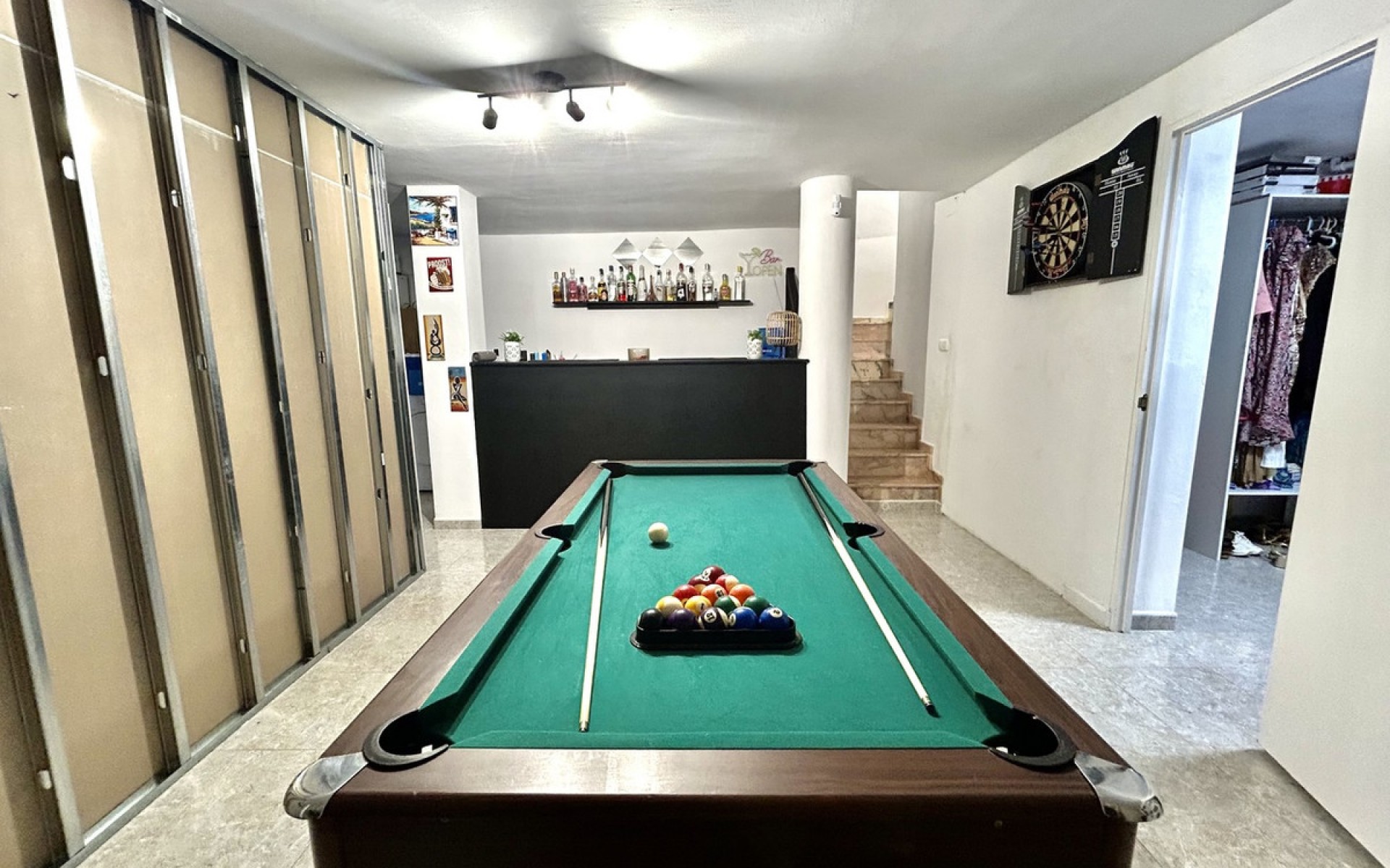 Resale - Villa - Villamartin