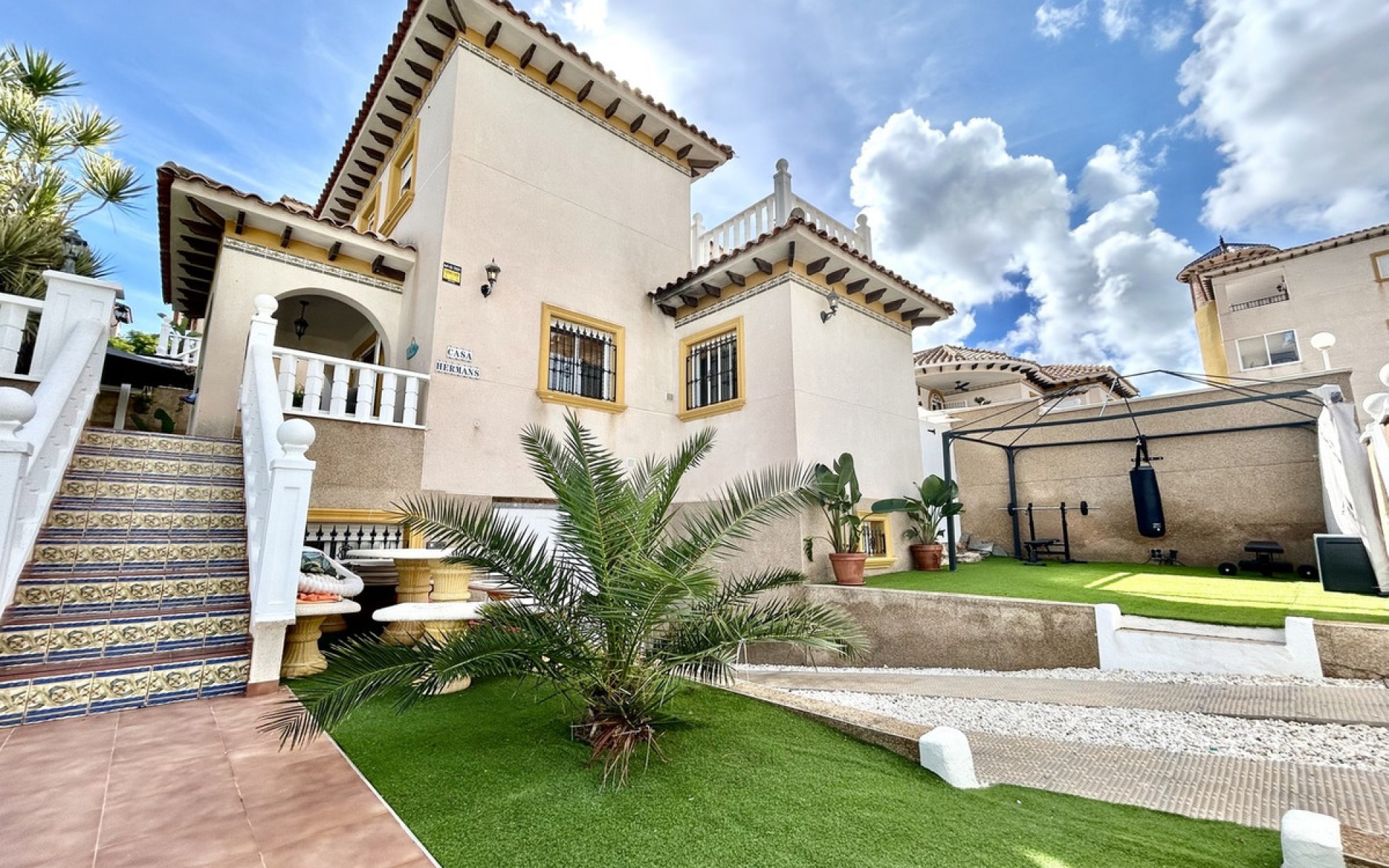 Resale - Villa - Villamartin