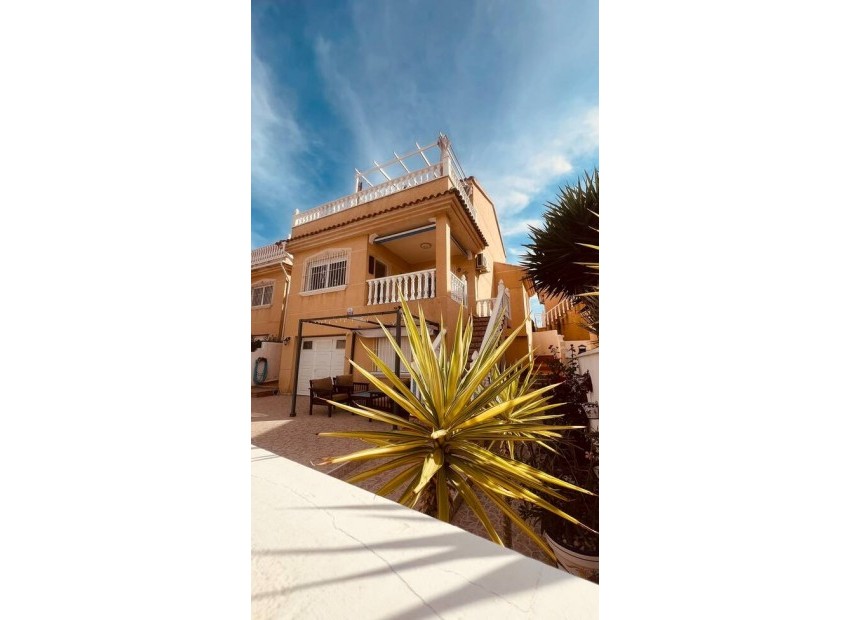 Resale - Villa - Villamartin