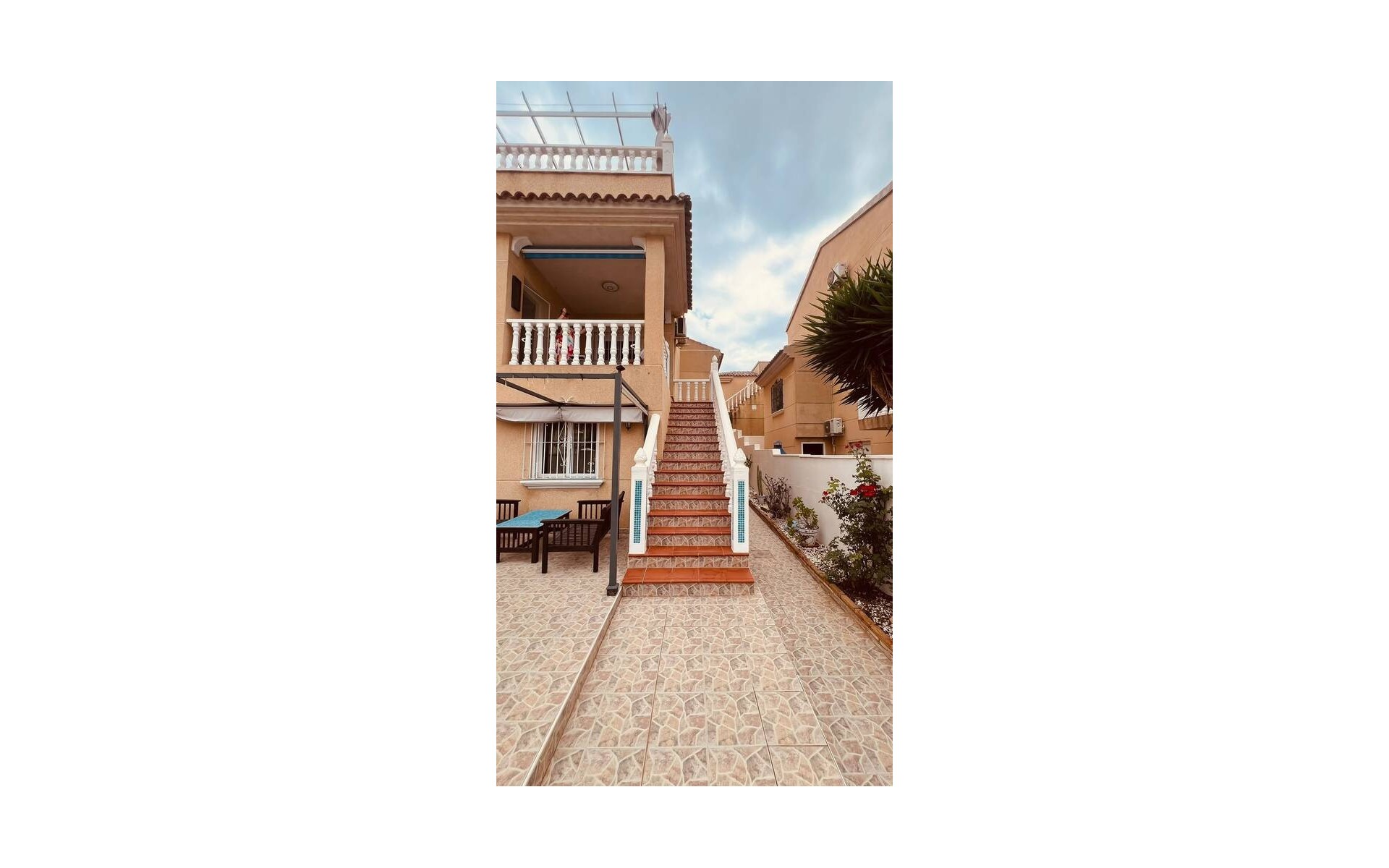 Resale - Villa - Villamartin