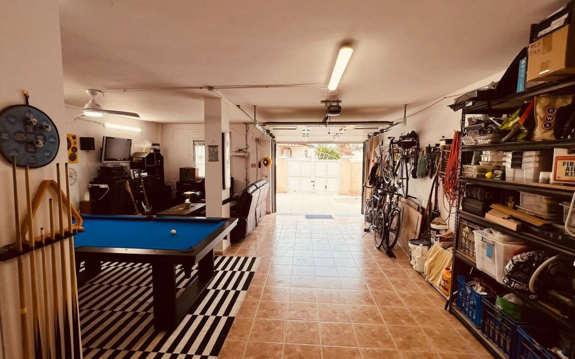 Resale - Villa - Villamartin