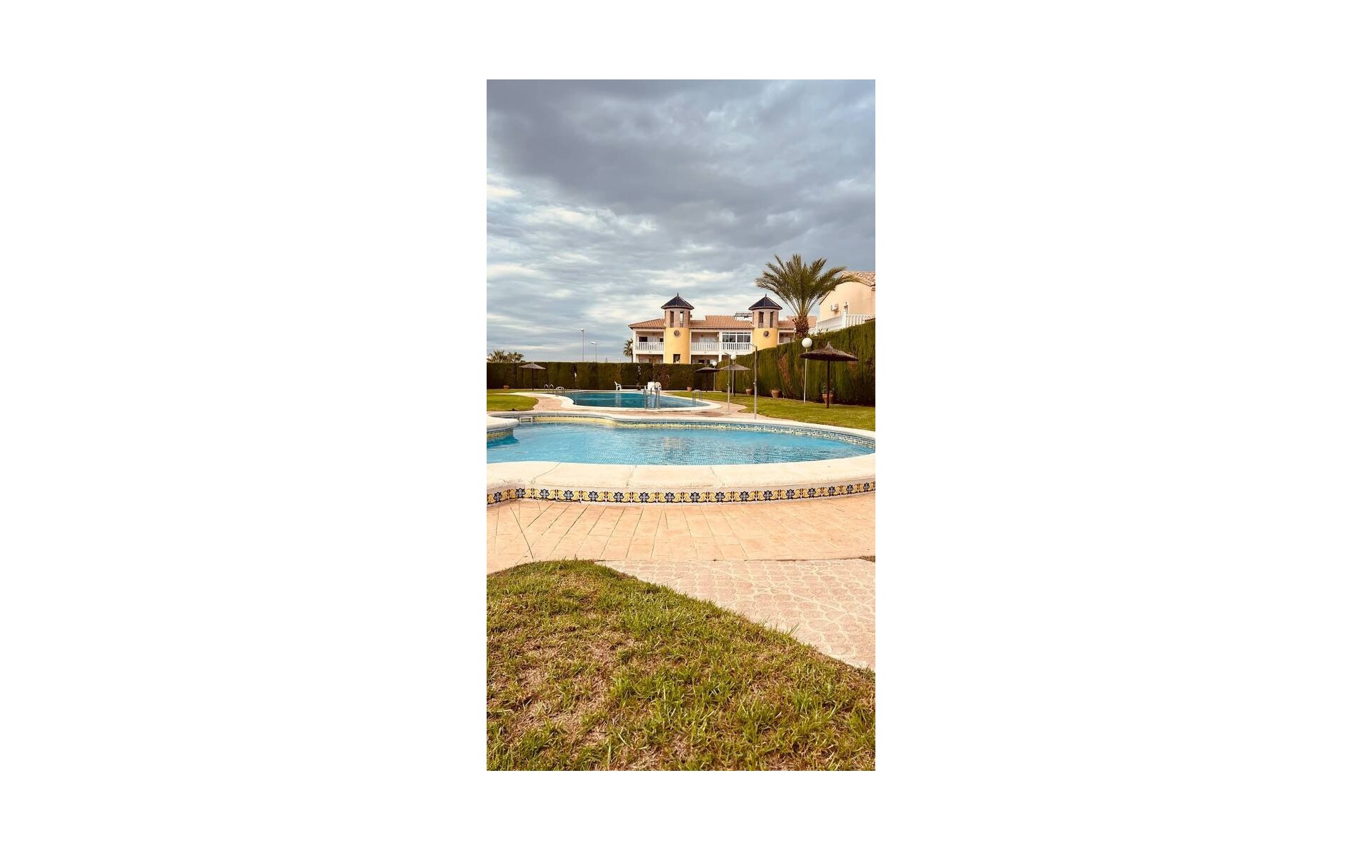 Resale - Villa - Villamartin