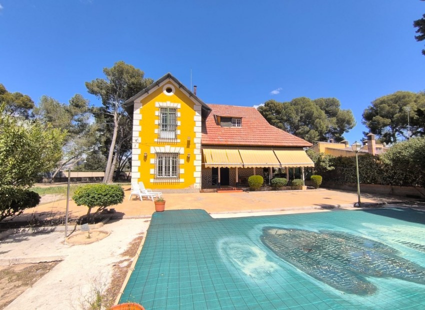 Resale - Villa - Yecla - Yecla Centro