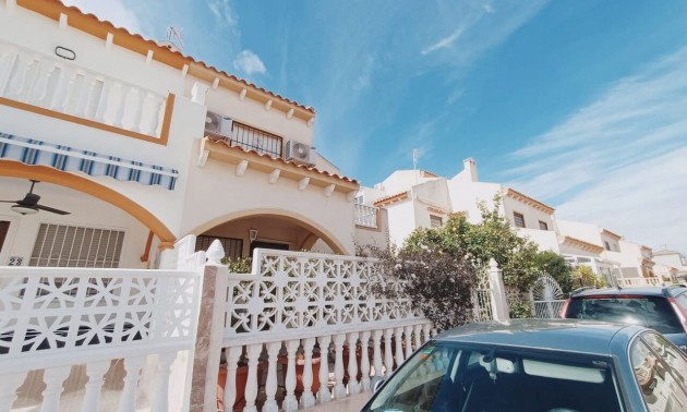 Rijtjes huis - Resale - Playa Flamenca - CSPS-97351