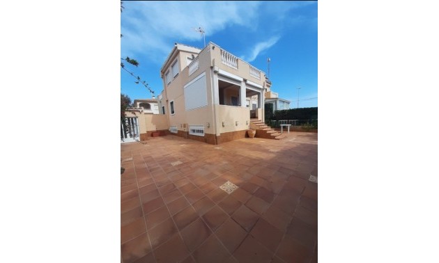 Townhouse - Resale - La Mata - La Mata