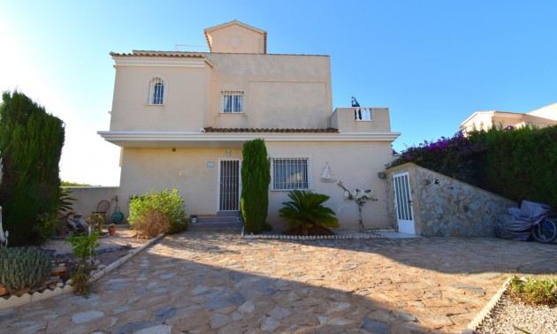 Townhouse - Resale - Los Altos - Los Altos