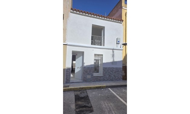 Townhouse - Resale - Pinoso - Pinoso Centro