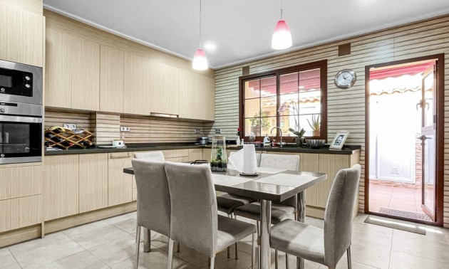 Townhouse - Resale - Torrevieja - Torrevieja Centro
