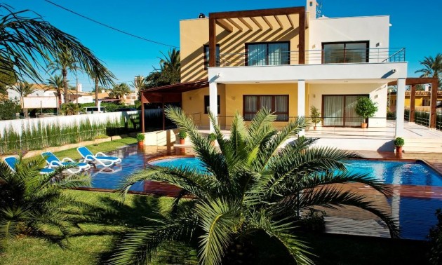 Villa - A Vendre - Cabo Roig - Cabo Roig