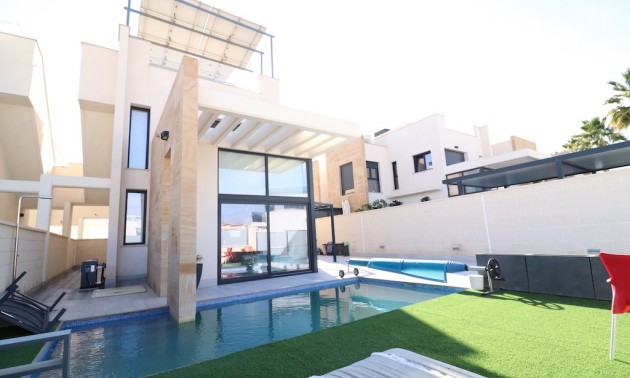 Villa - A Vendre - Cabo Roig - Cabo Roig