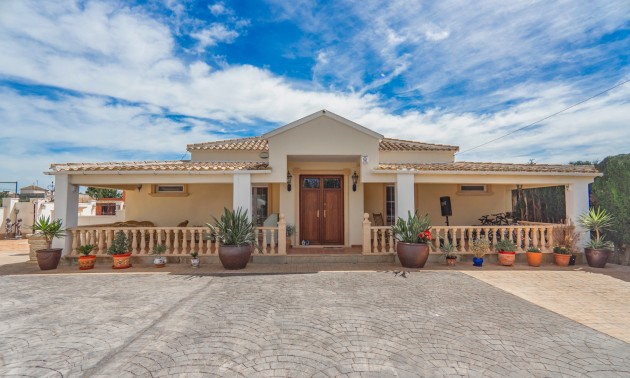 Villa - A Vendre - Heredades - Heradades