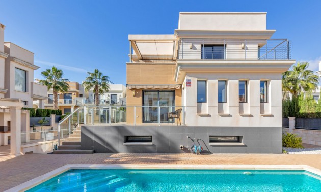 Villa - A Vendre - Orihuela - La Zenia