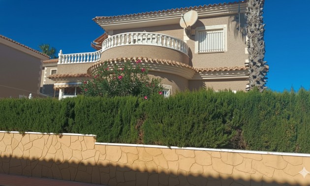 Villa - A Vendre - Orihuela - Los Altos
