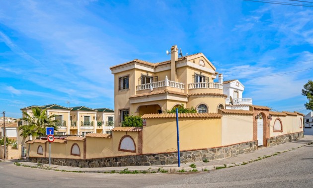 Villa - A Vendre - Orihuela - Orihuela Costa