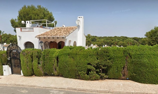 Villa - A Vendre - Orihuela - Villamartin