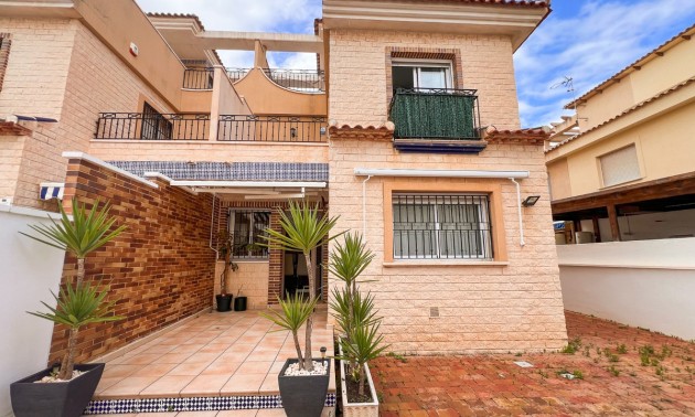 Villa - A Vendre - Pilar de la Horadada - Pilar de la Horadada Centro