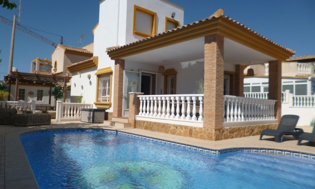 Villa - A Vendre - Pilar de la Horadada - Pilar de la Horadada