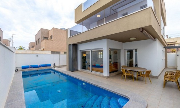 Villa - A Vendre - Pilar de la Horadada - Torre de la Horadada