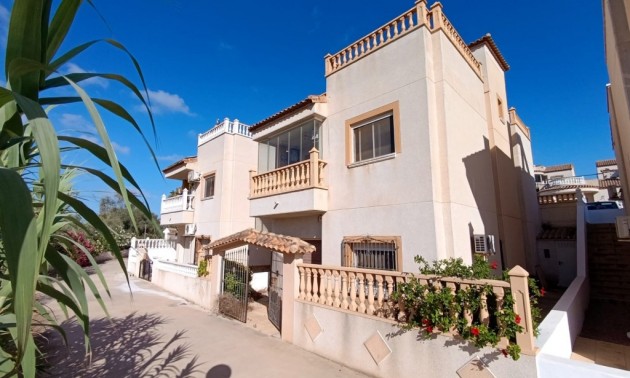 Villa - A Vendre - San Miguel De Salinas - Lake View Mansions