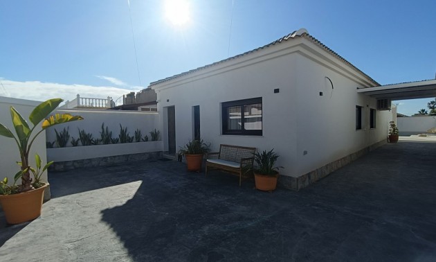 Villa - A Vendre - Torrevieja - El Chaparral