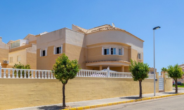 Villa - A Vendre - Torrevieja - La Siesta