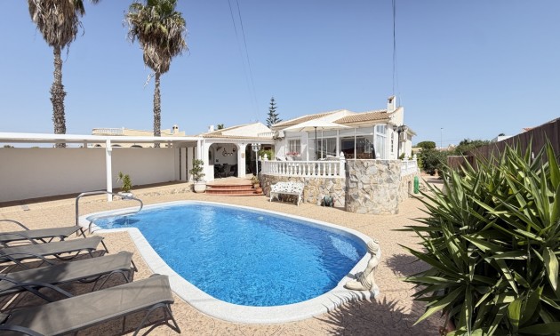 Villa - A Vendre - Torrevieja - San Luis