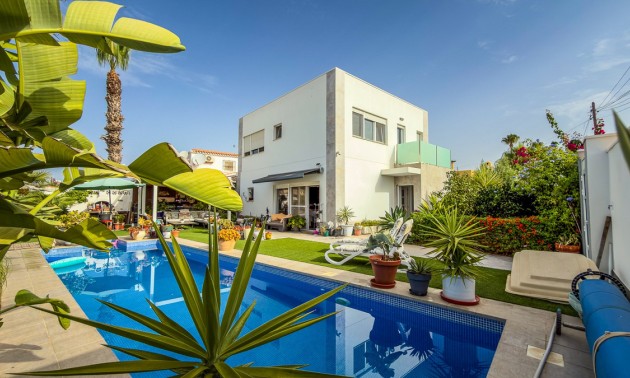 Villa - A Vendre - Torrevieja - Torrevieja Centro