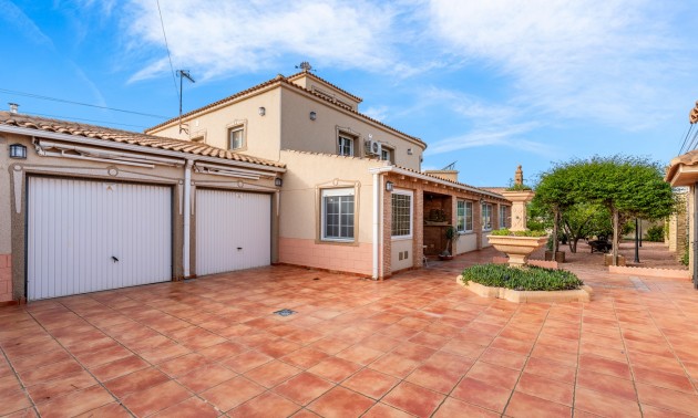 Villa - A Vendre - Torrevieja - Torrevieja