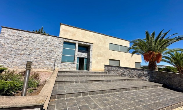 Villa - A Vendre - Yecla - Yecla Centro