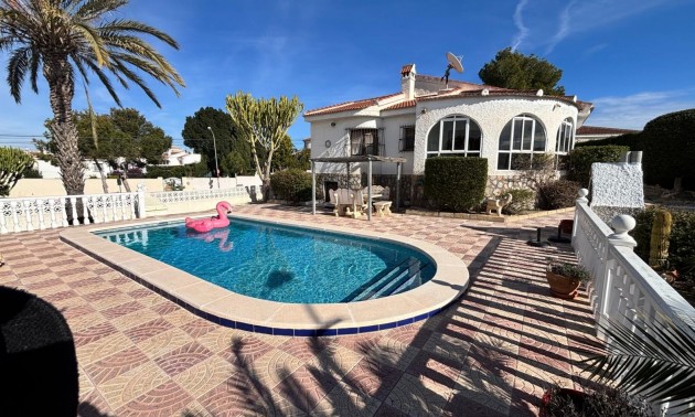 Villa -  -  - CENTRO