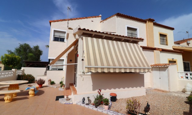 Villa - Resale - Algorfa - Algorfa Centro