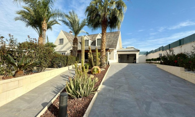 Villa - Resale - Alicante - Alicante Centro