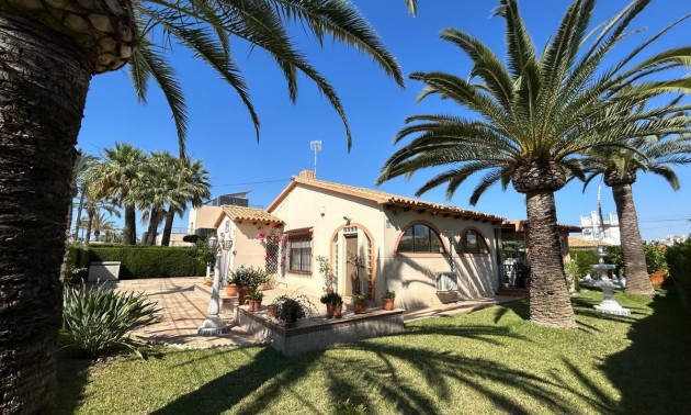 Villa - Resale - Cabo Roig - Cabo Roig