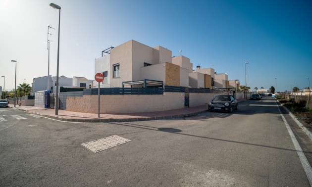 Villa - Resale - Ciudad Quesada - Pueblo Bravo