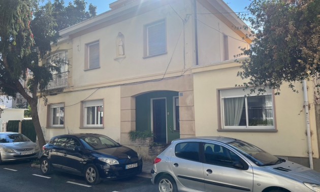 Villa - Resale - Dénia - Denia Centro