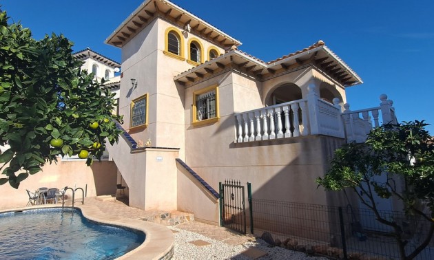 Villa - Resale - La Zenia - La Zenia
