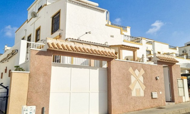Villa - Resale - Los Altos - Los Altos