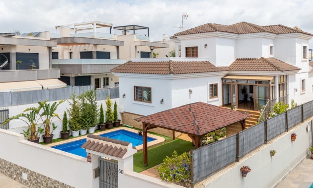 Villa - Resale - Los Montesinos - Los Montesinos Centro