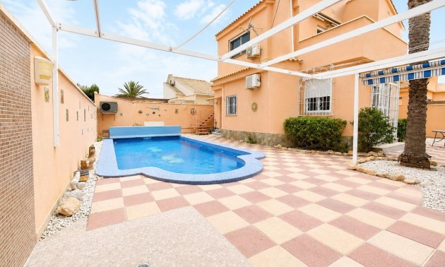Villa - Resale - Mil Palmeras - Mil Palmeras