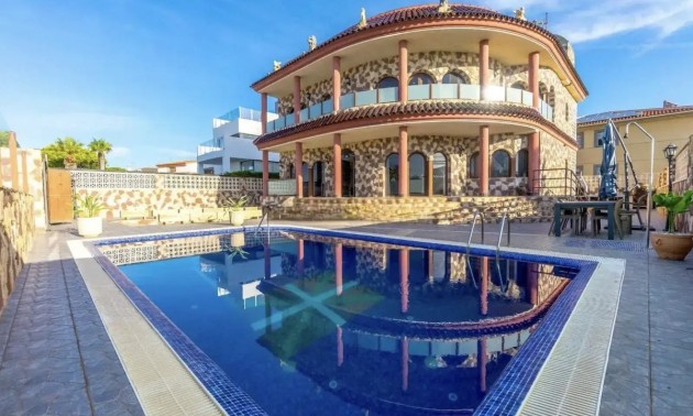 Villa - Resale - Orihuela - La Zenia