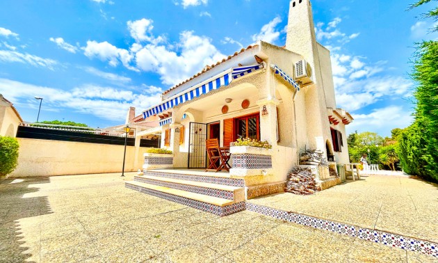 Villa - Resale - Orihuela - La Zenia