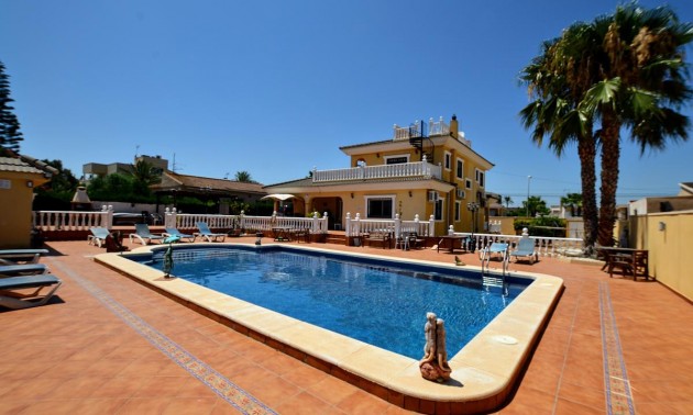 Villa - Resale - Orihuela - Los Balcones