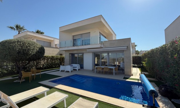 Villa - Resale - Orihuela - Orihuela Centro