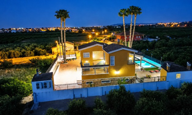 Villa - Resale - Orihuela - Orihuela Centro