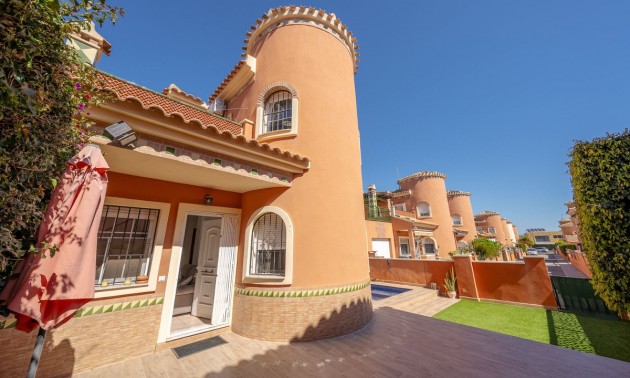 Villa - Resale - Orihuela - Orihuela Costa